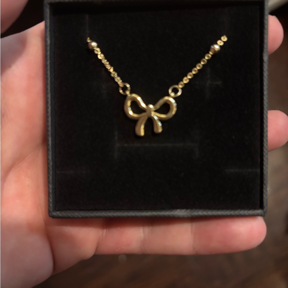 14K GOLD DAINTY BOW NECKLACE 🎀 - Picture 7 of 10